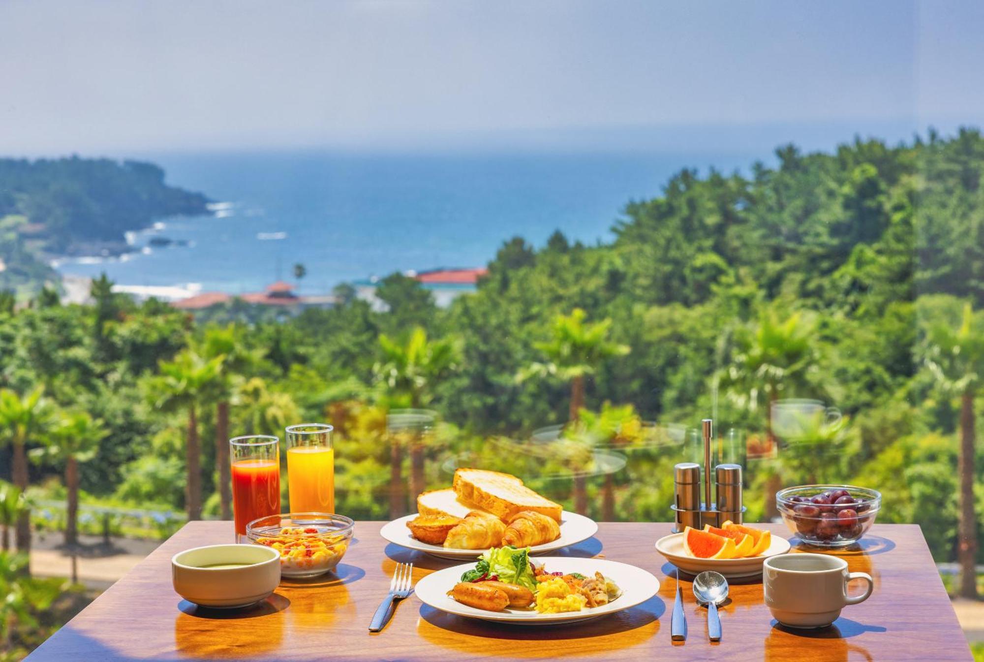 Kensington Jeju Jungmun Resort 4*