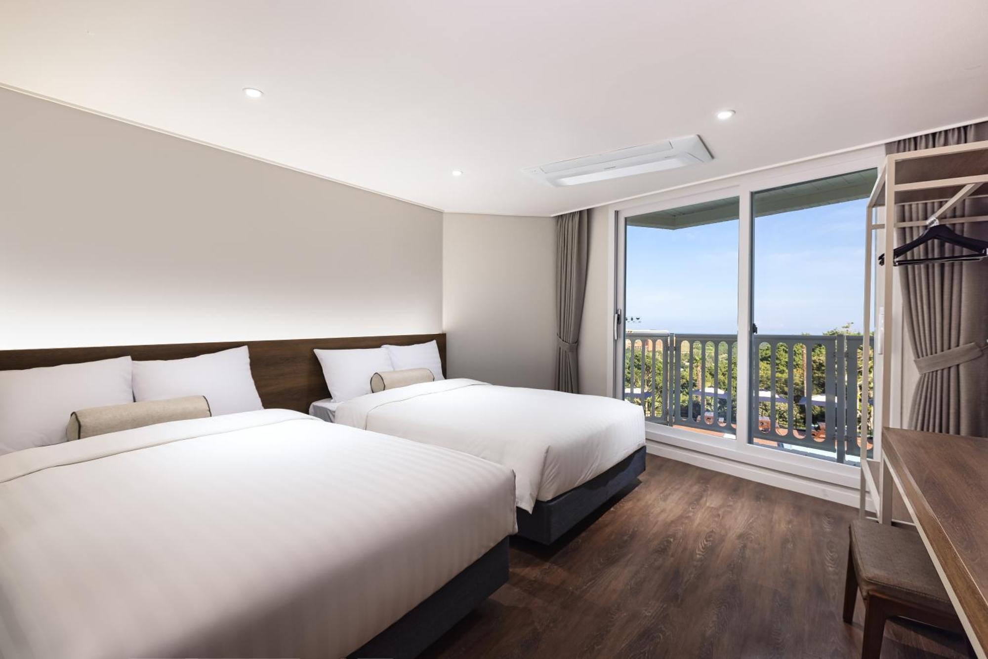 Resort Kensington Jeju Jungmun 4*
