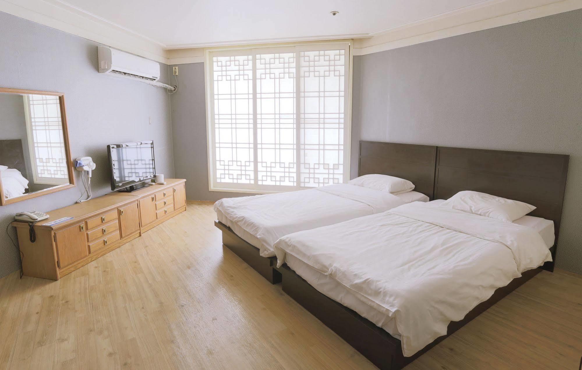 Kensington Jeju Jungmun 4*